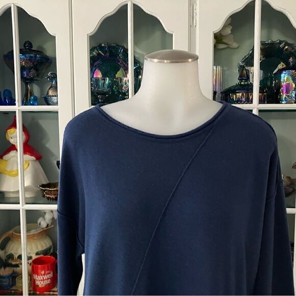 Chico’s Thin Knit Sweater Blue Asymmetrical Hem Sz Medium - Picture 5 of 10